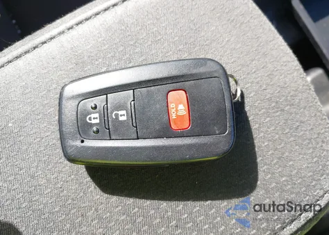 2021 Toyota Prius L Eco z USA, uszkodzony, nr VIN JTDKAMFU9M3143122